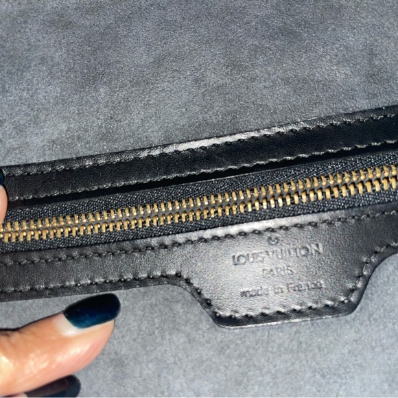 Authentic Louis Vuitton LV Lussac Epi Shoulder Bag. Excellent Condition! - Picture 9 of 9